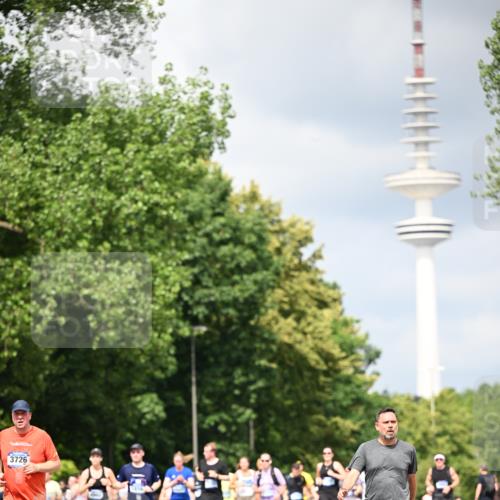 29.06.2025 - hella hamburg halbmarathon Dr. Thomas Lammeyer http://msf.ph/oto/8412056 29.06.2025 10:43:09 Kennedybrücke 1451, 1457, 1721, 1856, 2113, 2486, 2524, 2534, 2693, 2786, 3216, 3242, 3307, 3726, 4028, 4139, 4155, 4259, 4260, 4603, 4964, 5085, 5089, 5155, 5161, 5617, 5684, 5735, 7117, 7341, 7350, 7561, 7589, 8583, 8635, 8747, 9004, 9689, 11059 meine-sportfotos.de