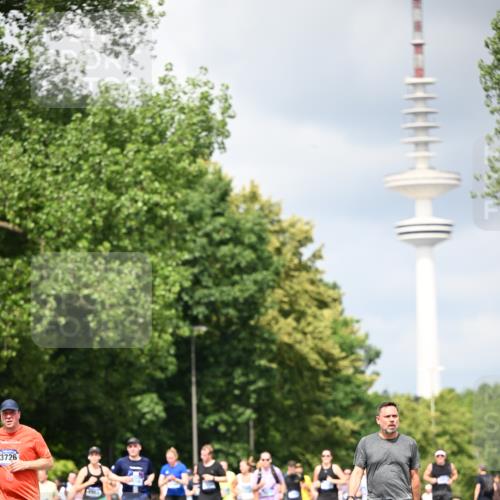 29.06.2025 - hella hamburg halbmarathon Dr. Thomas Lammeyer http://msf.ph/oto/8412063 29.06.2025 10:43:09 Kennedybrücke 1451, 1457, 1721, 1856, 2113, 2486, 2524, 2534, 2693, 2786, 3216, 3242, 3307, 3726, 4028, 4139, 4155, 4259, 4260, 4603, 4964, 5085, 5089, 5155, 5161, 5617, 5684, 5735, 7117, 7341, 7350, 7561, 7589, 8583, 8635, 8747, 9004, 9689, 11059 meine-sportfotos.de