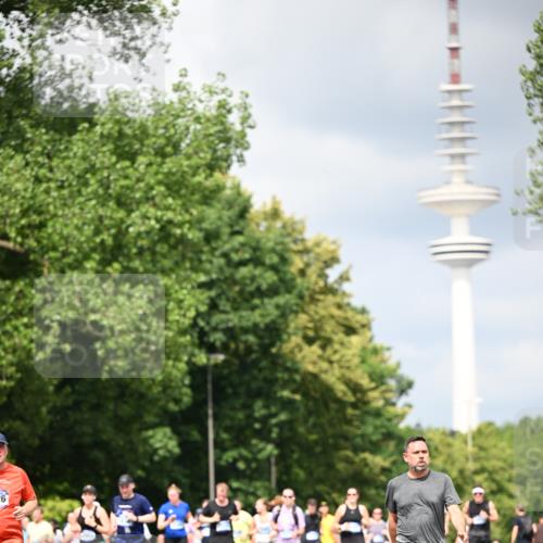 29.06.2025 - hella hamburg halbmarathon Dr. Thomas Lammeyer http://msf.ph/oto/8412082 29.06.2025 10:43:09 Kennedybrücke 1451, 1457, 1721, 1856, 2113, 2486, 2524, 2534, 2693, 2786, 3216, 3242, 3307, 3726, 4028, 4139, 4155, 4259, 4260, 4603, 4964, 5085, 5089, 5155, 5161, 5617, 5684, 5735, 7117, 7341, 7350, 7561, 7589, 8583, 8635, 8747, 9004, 9689, 11059 meine-sportfotos.de