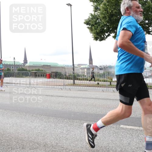 29.06.2025 - hella hamburg halbmarathon Lena Gebhardt http://msf.ph/oto/8412110 29.06.2025 10:25:34 Lombardsbrücke 1093, 1305, 1479, 1481, 1627, 2000, 2278, 3343, 3765, 3920, 3961, 3963, 4378, 4797, 5028, 5564, 5814, 6869, 8083, 8881, 8962, 9811, 9927, 10104, 10845, 10846, 11157, 11662, 11699, 11921, 12074, 12505, 13510, 13653, 13842, 14086, 14936, 15016, 15119, 15283, 15679, 16289, 16354, 16381, 16421, 16422, 16927 meine-sportfotos.de