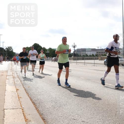 29.06.2025 - hella hamburg halbmarathon Lena Gebhardt http://msf.ph/oto/8412141 29.06.2025 10:04:36 Lombardsbrücke 1612, 1614, 525, 18098, 1213, 1316, 1347, 1377, 1559, 1674, 2011, 2463, 2628, 2698, 2852, 2979, 3994, 4146, 4293, 4394, 4538, 4587, 4951, 5354, 5365, 5869, 5976, 6311, 6706, 6709, 8049, 8177, 8217, 9489, 9526, 10100, 10213, 10709, 10756, 10834, 10962, 11088, 11511, 11551, 11582, 12004, 12005, 12125, 12924, 12998, 13533, 13625, 14340, 14436, 14917, 15525, 15532, 16128, 16145, 16357, 16753, 16989, 16995, 17071, 17113, 17434, 17437, 17814 meine-sportfotos.de