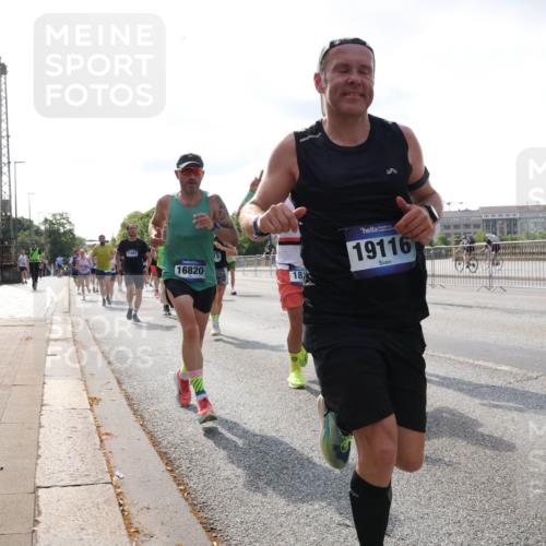 29.06.2025 - hella hamburg halbmarathon Lena Gebhardt http://msf.ph/oto/8412154 29.06.2025 09:50:28 Lombardsbrücke 16820, 18, 19116, 1209, 1358, 1615, 1675, 1688, 1697, 1700, 1803, 1882, 2415, 2568, 2675, 2719, 2826, 3332, 3530, 3626, 4205, 4229, 4380, 4398, 4823, 5248, 5409, 5436, 5472, 5508, 5745, 5791, 5803, 6080, 6458, 6529, 6649, 6682, 6704, 7026, 7495, 7774, 8450, 8629, 8958, 9017, 9116, 9294, 9302, 9365, 9711, 9979, 10064, 10218, 10783, 10894, 10922, 11281, 11305, 11379, 11767, 12292, 12540, 12554, 12895, 13725, 14560 meine-sportfotos.de