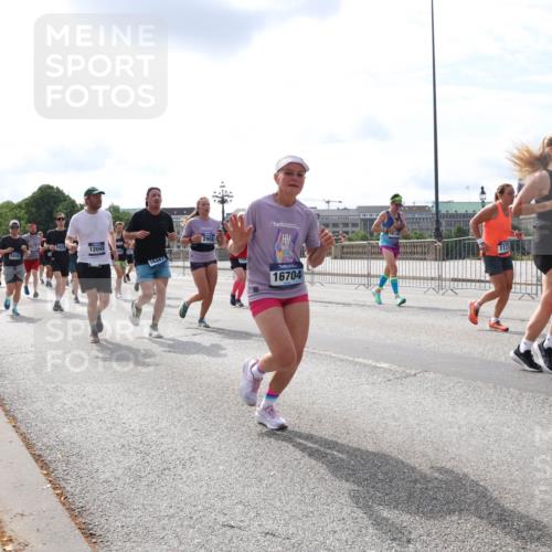 29.06.2025 - hella hamburg halbmarathon Lena Gebhardt http://msf.ph/oto/8412155 29.06.2025 10:17:13 Lombardsbrücke 5929, 12043, 5930, 16447, 2908, 16704, 15140, 9647, 1083, 1117, 1137, 1240, 1298, 1331, 1348, 1356, 1403, 1477, 1553, 1602, 2225, 2305, 2860, 2908, 3088, 3210, 3450, 3464, 3466, 3622, 3802, 3803, 4194, 4852, 5023, 5390, 5929, 5930, 5995, 6126, 6128, 6328, 6520, 6522, 6742, 6941, 6948, 7011, 7114, 7115, 7257, 7291, 7345, 7360, 7376, 7410, 7445, 7566, 7647, 7844, 7924, 7928, 7945, 8210, 8253, 8263, 8309, 8351, 8433, 8513, 8558, 8619, 8895, 8983, 9091, 9152, 9208, 9259, 9492 meine-sportfotos.de