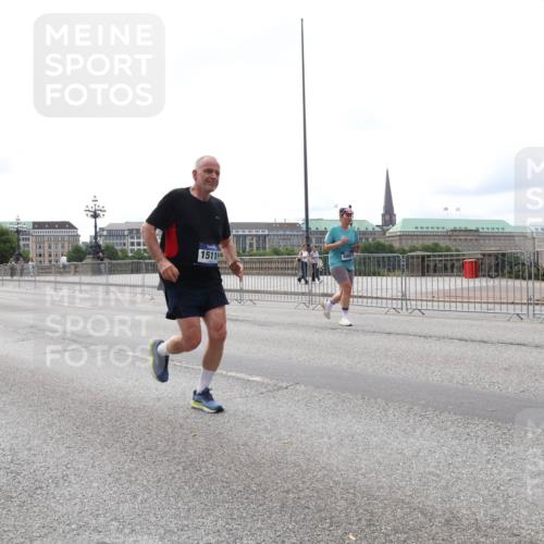 29.06.2025 - hella hamburg halbmarathon Lena Gebhardt http://msf.ph/oto/8412163 29.06.2025 10:25:34 Lombardsbrücke 11157, 1511, 1093, 1305, 1479, 1481, 1627, 2000, 2278, 3343, 3765, 3920, 3961, 3963, 4378, 4797, 5028, 5564, 5814, 6869, 8083, 8881, 8962, 9811, 9927, 10104, 10845, 10846, 11157, 11662, 11699, 11921, 12074, 12505, 13510, 13653, 13842, 14086, 14936, 15016, 15119, 15283, 15679, 16289, 16354, 16381, 16421, 16422, 16927 meine-sportfotos.de