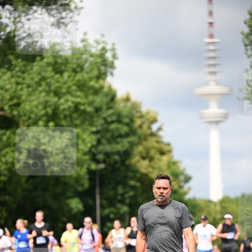 29.06.2025 - hella hamburg halbmarathon Dr. Thomas Lammeyer http://msf.ph/oto/8412177 29.06.2025 10:43:15 Kennedybrücke 1451, 1457, 1721, 1856, 1883, 2092, 2486, 2524, 2534, 2660, 2693, 2786, 3216, 3307, 3726, 4028, 4139, 4155, 4259, 4260, 4410, 4603, 4964, 5155, 5617, 5684, 5735, 6112, 7341, 7350, 7561, 7589, 7815, 9004, 10604, 10696, 11059, 11129 meine-sportfotos.de