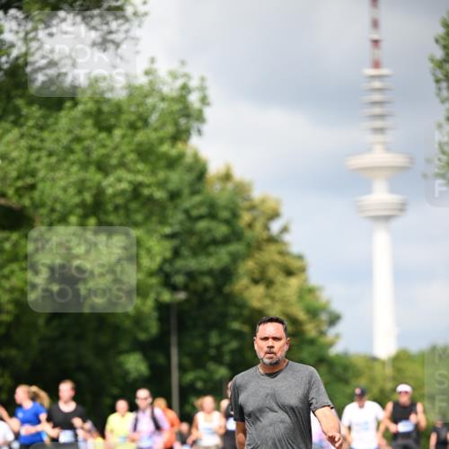 29.06.2025 - hella hamburg halbmarathon Dr. Thomas Lammeyer http://msf.ph/oto/8412187 29.06.2025 10:43:15 Kennedybrücke 1451, 1457, 1721, 1856, 1883, 2092, 2486, 2524, 2534, 2660, 2693, 2786, 3216, 3307, 3726, 4028, 4139, 4155, 4259, 4260, 4410, 4603, 4964, 5155, 5617, 5684, 5735, 6112, 7341, 7350, 7561, 7589, 7815, 9004, 10604, 10696, 11059, 11129 meine-sportfotos.de