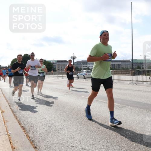29.06.2025 - hella hamburg halbmarathon Lena Gebhardt http://msf.ph/oto/8412192 29.06.2025 10:04:37 Lombardsbrücke 1612, 16145, 17113, 2852, 1213, 1316, 1347, 1377, 1559, 1674, 2011, 2463, 2628, 2698, 2852, 2979, 3994, 4146, 4293, 4394, 4538, 4587, 4951, 5354, 5365, 5869, 5976, 6311, 6709, 8049, 8177, 8217, 9489, 9526, 10100, 10213, 10709, 10756, 10834, 10962, 11088, 11511, 11551, 11582, 12004, 12005, 12125, 12924, 12998, 13533, 13625, 14340, 14436, 14917, 15525, 15532, 16128, 16145, 16357, 16753, 16989, 16995, 17071, 17113, 17434, 17437, 17814 meine-sportfotos.de