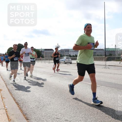 29.06.2025 - hella hamburg halbmarathon Lena Gebhardt http://msf.ph/oto/8412217 29.06.2025 10:04:37 Lombardsbrücke 1213, 16128, 16145, 17113, 2852, 25, 1213, 1316, 1347, 1377, 1559, 1674, 2011, 2463, 2628, 2698, 2852, 2979, 3994, 4146, 4293, 4394, 4538, 4587, 4951, 5354, 5365, 5869, 5976, 6311, 6709, 8049, 8177, 8217, 9489, 9526, 10100, 10213, 10709, 10756, 10834, 10962, 11088, 11511, 11551, 11582, 12004, 12005, 12125, 12924, 12998, 13533, 13625, 14340, 14436, 14917, 15525, 15532, 16128, 16145, 16357, 16753, 16989, 16995, 17071, 17113, 17434, 17437, 17814 meine-sportfotos.de