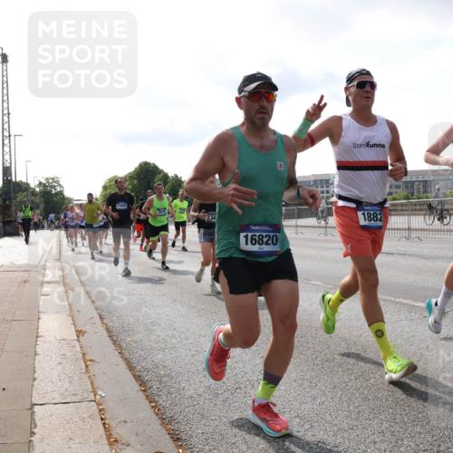 29.06.2025 - hella hamburg halbmarathon Lena Gebhardt http://msf.ph/oto/8412223 29.06.2025 09:50:28 Lombardsbrücke 11491, 2675, 16820, 1882, 5745, 1209, 1358, 1615, 1675, 1688, 1697, 1700, 1803, 1882, 2415, 2568, 2675, 2719, 2826, 3332, 3530, 3626, 4205, 4229, 4380, 4398, 4823, 5248, 5409, 5436, 5472, 5508, 5745, 5791, 5803, 6080, 6458, 6529, 6649, 6682, 6704, 7026, 7495, 7774, 8450, 8629, 8958, 9017, 9116, 9294, 9302, 9365, 9711, 9979, 10064, 10218, 10783, 10894, 10922, 11281, 11305, 11379, 11767, 12292, 12540, 12554, 12895, 13725, 14560 meine-sportfotos.de