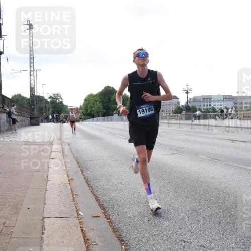 29.06.2025 - hella hamburg halbmarathon Lena Gebhardt http://msf.ph/oto/8412235 29.06.2025 09:39:32 Lombardsbrücke 19108, 51, 4524, 6699, 11342, 13016, 14188, 14932, 15166, 16529, 16548, 17402, 18694, 18848, 19072, 19108 meine-sportfotos.de