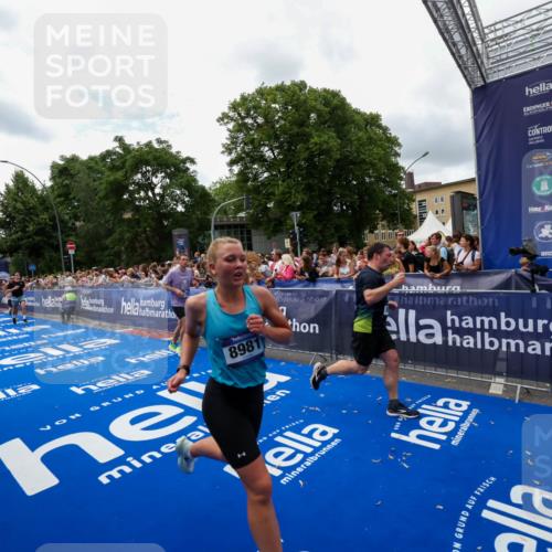 29.06.2025 - hella hamburg halbmarathon Zöllner http://msf.ph/oto/8412240 29.06.2025 10:46:34 Ziel 4237, 4497, 5459, 6978, 8482, 8981, 9232, 9386, 9529, 9786, 12891, 13525, 14228, 14482, 15157, 15206, 17281, 17461, 18882, 19209 meine-sportfotos.de