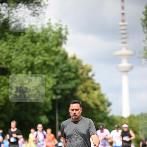 29.06.2025 - hella hamburg halbmarathon Dr. Thomas Lammeyer http://msf.ph/oto/8412244 29.06.2025 10:43:16 Kennedybrücke 1451, 1457, 1721, 1856, 1883, 2092, 2486, 2524, 2534, 2660, 2693, 2786, 3216, 3307, 3726, 4028, 4139, 4155, 4259, 4260, 4410, 4603, 4964, 5617, 5684, 5735, 6112, 7341, 7350, 7561, 7589, 7815, 9004, 10604, 10696, 11059, 11129 meine-sportfotos.de