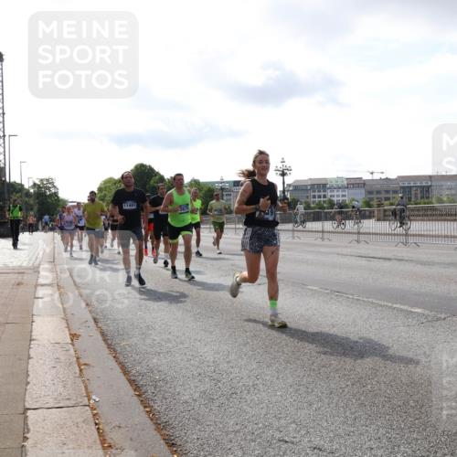 29.06.2025 - hella hamburg halbmarathon Lena Gebhardt http://msf.ph/oto/8412281 29.06.2025 09:50:29 Lombardsbrücke 11491, 2675, 1209, 1358, 1615, 1675, 1688, 1697, 1700, 1803, 1882, 2415, 2568, 2675, 2719, 2826, 3332, 3626, 4205, 4229, 4380, 4398, 4823, 5248, 5409, 5436, 5472, 5508, 5745, 5791, 5803, 6080, 6458, 6529, 6649, 6682, 6704, 7026, 7495, 7774, 8450, 8629, 8958, 9017, 9116, 9294, 9302, 9365, 9711, 9979, 10064, 10218, 10783, 10894, 10922, 11281, 11305, 11379, 11767, 12292, 12540, 12554, 12895, 13725, 14560 meine-sportfotos.de