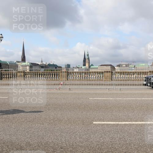 29.06.2025 - hella hamburg halbmarathon Lena Gebhardt http://msf.ph/oto/8412327 29.06.2025 08:55:36 Lombardsbrücke  meine-sportfotos.de