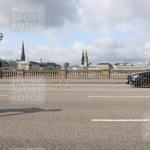 29.06.2025 - hella hamburg halbmarathon Lena Gebhardt http://msf.ph/oto/8412357 29.06.2025 08:55:36 Lombardsbrücke  meine-sportfotos.de