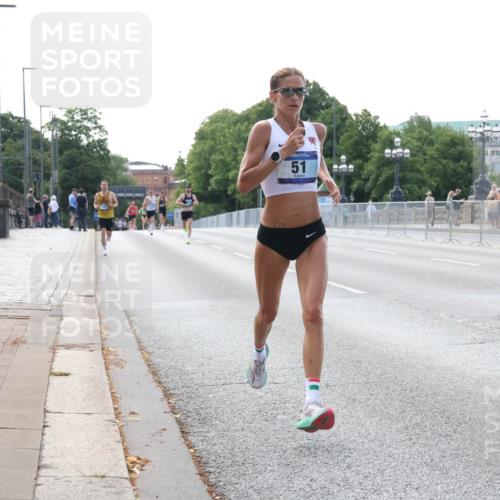 29.06.2025 - hella hamburg halbmarathon Lena Gebhardt http://msf.ph/oto/8412362 29.06.2025 09:39:34 Lombardsbrücke 51, 51, 4524, 6699, 11342, 11678, 13016, 14188, 14932, 15166, 16529, 16548, 17402, 18694, 18848, 19072, 19108 meine-sportfotos.de