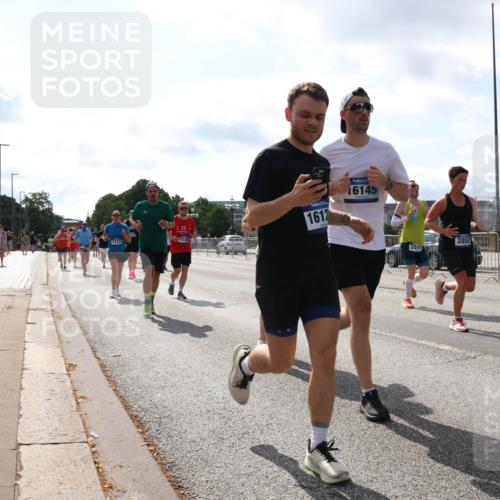 29.06.2025 - hella hamburg halbmarathon Lena Gebhardt http://msf.ph/oto/8412395 29.06.2025 10:04:38 Lombardsbrücke 1213, 4146, 1612, 16145, 2011, 2852, 1126, 1213, 1316, 1347, 1377, 1559, 1674, 2011, 2463, 2628, 2698, 2852, 2979, 3994, 4146, 4293, 4394, 4538, 4587, 4951, 5354, 5365, 5869, 5976, 6311, 6709, 8049, 8177, 8217, 9489, 10100, 10213, 10709, 10756, 10834, 10962, 11088, 11551, 11582, 12004, 12005, 12125, 12924, 12998, 13533, 13625, 14340, 14436, 14917, 15525, 15532, 16128, 16145, 16357, 16579, 16753, 16989, 16995, 17071, 17113, 17434, 17437, 17814 meine-sportfotos.de