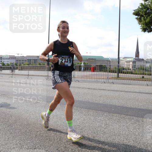 29.06.2025 - hella hamburg halbmarathon Lena Gebhardt http://msf.ph/oto/8412396 29.06.2025 09:50:30 Lombardsbrücke 2675, 2719, 1209, 1358, 1615, 1675, 1688, 1697, 1700, 1803, 1882, 2415, 2568, 2675, 2719, 2826, 3332, 3626, 4205, 4229, 4380, 4398, 4823, 5248, 5409, 5436, 5472, 5508, 5745, 5791, 5803, 6080, 6458, 6529, 6649, 6704, 7026, 7774, 8450, 8629, 8958, 9017, 9116, 9294, 9302, 9365, 9711, 9979, 10064, 10218, 10783, 10894, 10922, 11281, 11305, 11379, 11767, 12292, 12540, 12554, 12895, 13725 meine-sportfotos.de