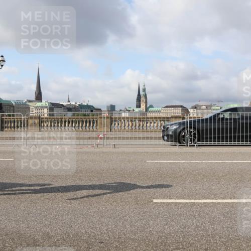 29.06.2025 - hella hamburg halbmarathon Lena Gebhardt http://msf.ph/oto/8412417 29.06.2025 08:55:36 Lombardsbrücke  meine-sportfotos.de