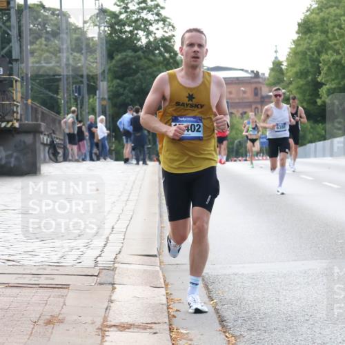 29.06.2025 - hella hamburg halbmarathon Lena Gebhardt http://msf.ph/oto/8412456 29.06.2025 09:39:39 Lombardsbrücke 5, 402, 6380, 11678, 51, 4524, 6380, 6699, 11342, 11678, 13016, 14188, 14932, 14933, 15166, 16548, 17402, 18694, 18848, 19072, 19108 meine-sportfotos.de