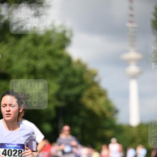 29.06.2025 - hella hamburg halbmarathon Dr. Thomas Lammeyer http://msf.ph/oto/8412472 29.06.2025 10:43:25 Kennedybrücke 1451, 1856, 1883, 2092, 2498, 2524, 2534, 2660, 3307, 3726, 4028, 4410, 4603, 4964, 5617, 5684, 5735, 6112, 6342, 6343, 7263, 7341, 7350, 7589, 7684, 7815, 8783, 10315, 10604, 10696, 11059, 11129, 11313, 11381, 11382 meine-sportfotos.de