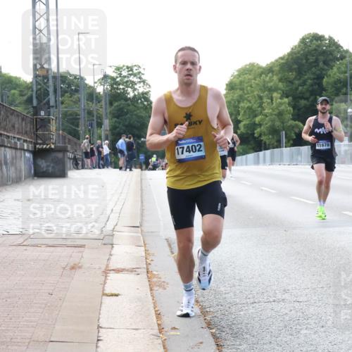 29.06.2025 - hella hamburg halbmarathon Lena Gebhardt http://msf.ph/oto/8412520 29.06.2025 09:39:40 Lombardsbrücke 17402, 11678, 51, 4524, 6380, 6699, 11342, 11678, 13016, 14188, 14932, 14933, 15166, 16548, 17402, 18694, 18848, 19072, 19108 meine-sportfotos.de