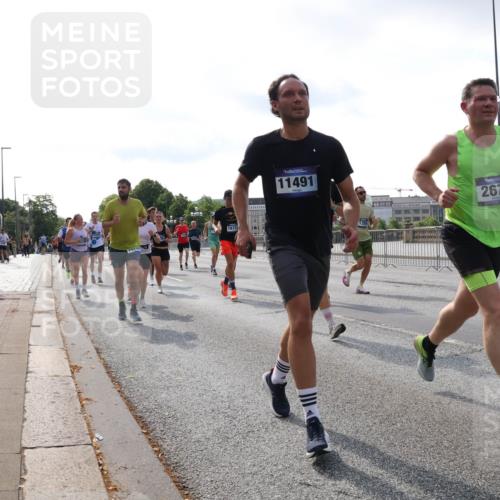 29.06.2025 - hella hamburg halbmarathon Lena Gebhardt http://msf.ph/oto/8412544 29.06.2025 09:50:30 Lombardsbrücke 18723, 11491, 1351, 2675, 1209, 1358, 1615, 1675, 1688, 1697, 1700, 1803, 1882, 2415, 2568, 2675, 2719, 2826, 3332, 3626, 4205, 4229, 4380, 4398, 4823, 5248, 5409, 5436, 5472, 5508, 5745, 5791, 5803, 6080, 6458, 6529, 6649, 6704, 7026, 7774, 8450, 8629, 8958, 9017, 9116, 9294, 9302, 9365, 9711, 9979, 10064, 10218, 10783, 10894, 10922, 11281, 11305, 11379, 11767, 12292, 12540, 12554, 12895, 13725 meine-sportfotos.de