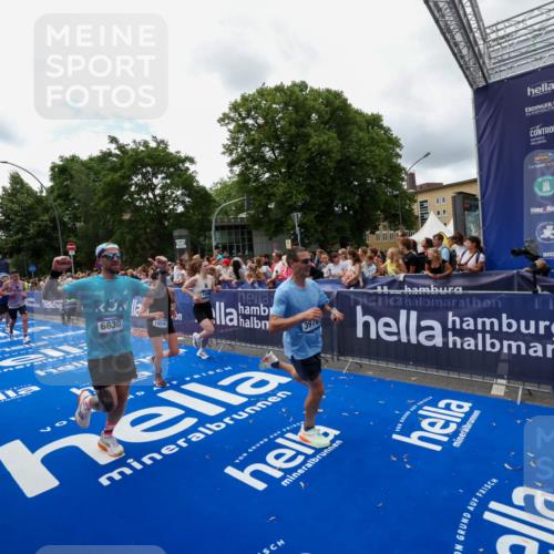 29.06.2025 - hella hamburg halbmarathon Zöllner http://msf.ph/oto/8412568 29.06.2025 10:46:52 Ziel 3976, 4091, 6630, 11858, 13940, 14541, 15900, 17172, 17353, 17492, 17669, 17743, 17892, 19105 meine-sportfotos.de