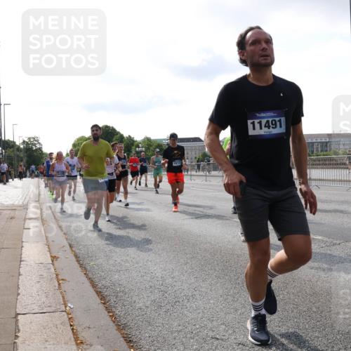 29.06.2025 - hella hamburg halbmarathon Lena Gebhardt http://msf.ph/oto/8412569 29.06.2025 09:50:31 Lombardsbrücke 1470, 18723, 11491, 1209, 1358, 1615, 1675, 1688, 1697, 1700, 1803, 1882, 2415, 2568, 2675, 2719, 2826, 3332, 3626, 4205, 4229, 4380, 4398, 4823, 5248, 5409, 5436, 5472, 5508, 5745, 5752, 5791, 5803, 5916, 6080, 6458, 6529, 6649, 6686, 6687, 6704, 7026, 7774, 8450, 8958, 9017, 9116, 9294, 9302, 9365, 9711, 9979, 10064, 10218, 10783, 10894, 10922, 11281, 11284, 11305, 11379, 11767, 12292, 12540, 12554, 12895, 13725 meine-sportfotos.de