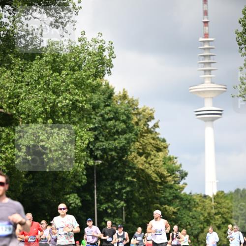 29.06.2025 - hella hamburg halbmarathon Dr. Thomas Lammeyer http://msf.ph/oto/8412591 29.06.2025 10:43:29 Kennedybrücke 1451, 1856, 1883, 2092, 2498, 2524, 2534, 2660, 3307, 3726, 4028, 4410, 4603, 4964, 5617, 5684, 5735, 6112, 6342, 6343, 6611, 7263, 7341, 7350, 7589, 7684, 7815, 8243, 8783, 9393, 10315, 10554, 10604, 10696, 11059, 11129, 11313, 11381, 11382 meine-sportfotos.de