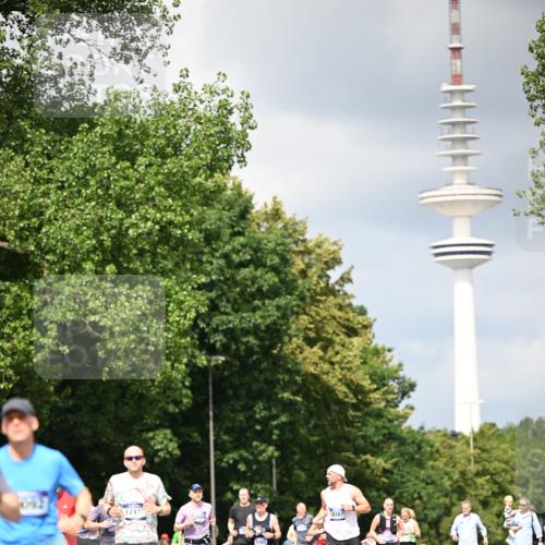 29.06.2025 - hella hamburg halbmarathon Dr. Thomas Lammeyer http://msf.ph/oto/8412606 29.06.2025 10:43:29 Kennedybrücke 1451, 1856, 1883, 2092, 2498, 2524, 2534, 2660, 3307, 3726, 4028, 4410, 4603, 4964, 5617, 5684, 5735, 6112, 6342, 6343, 6611, 7263, 7341, 7350, 7589, 7684, 7815, 8243, 8783, 9393, 10315, 10554, 10604, 10696, 11059, 11129, 11313, 11381, 11382 meine-sportfotos.de