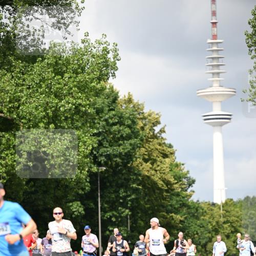 29.06.2025 - hella hamburg halbmarathon Dr. Thomas Lammeyer http://msf.ph/oto/8412617 29.06.2025 10:43:29 Kennedybrücke 1451, 1856, 1883, 2092, 2498, 2524, 2534, 2660, 3307, 3726, 4028, 4410, 4603, 4964, 5617, 5684, 5735, 6112, 6342, 6343, 6611, 7263, 7341, 7350, 7589, 7684, 7815, 8243, 8783, 9393, 10315, 10554, 10604, 10696, 11059, 11129, 11313, 11381, 11382 meine-sportfotos.de