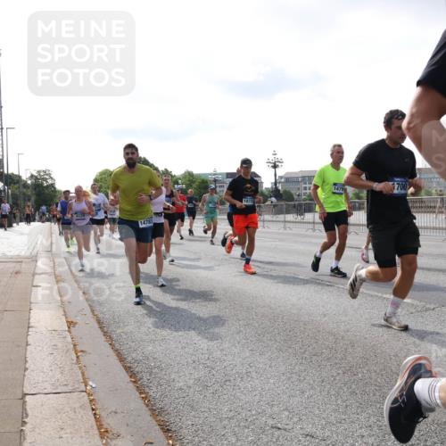 29.06.2025 - hella hamburg halbmarathon Lena Gebhardt http://msf.ph/oto/8412619 29.06.2025 09:50:31 Lombardsbrücke 18723, 14783, 1479, 700, 114, 1209, 1358, 1615, 1675, 1688, 1697, 1700, 1803, 1882, 2415, 2568, 2675, 2719, 2826, 3332, 3626, 4205, 4229, 4380, 4398, 4823, 5248, 5409, 5436, 5472, 5508, 5745, 5752, 5791, 5803, 5916, 6080, 6458, 6529, 6649, 6686, 6687, 6704, 7026, 7774, 8450, 8958, 9017, 9116, 9294, 9302, 9365, 9711, 9979, 10064, 10218, 10783, 10894, 10922, 11281, 11284, 11305, 11379, 11767, 12292, 12540, 12554, 12895, 13725 meine-sportfotos.de