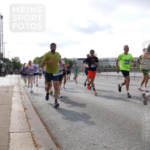 29.06.2025 - hella hamburg halbmarathon Lena Gebhardt http://msf.ph/oto/8412639 29.06.2025 09:50:31 Lombardsbrücke 229, 14783, 18723, 1479, 1350, 1700, 1209, 1358, 1615, 1675, 1688, 1697, 1700, 1803, 1882, 2415, 2568, 2675, 2719, 2826, 3332, 3626, 4205, 4229, 4380, 4398, 4823, 5248, 5409, 5436, 5472, 5508, 5745, 5752, 5791, 5803, 5916, 6080, 6458, 6529, 6649, 6686, 6687, 6704, 7026, 7774, 8450, 8958, 9017, 9116, 9294, 9302, 9365, 9711, 9979, 10064, 10218, 10783, 10894, 10922, 11281, 11284, 11305, 11379, 11767, 12292, 12540, 12554, 12895, 13725 meine-sportfotos.de