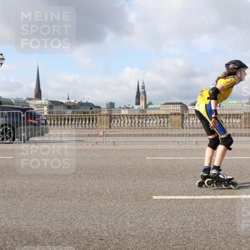 29.06.2025 - hella hamburg halbmarathon Lena Gebhardt http://msf.ph/oto/8412737 29.06.2025 08:55:37 Lombardsbrücke  meine-sportfotos.de