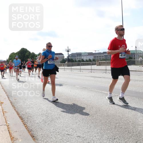 29.06.2025 - hella hamburg halbmarathon Lena Gebhardt http://msf.ph/oto/8412746 29.06.2025 10:04:41 Lombardsbrücke 1213, 4146, 1126, 1213, 1316, 1347, 1377, 1559, 1674, 2011, 2463, 2628, 2698, 2852, 2979, 3994, 4146, 4293, 4394, 4538, 4587, 4951, 5354, 5365, 5869, 5976, 6311, 6709, 8049, 8217, 9019, 9489, 10100, 10213, 10709, 10756, 10834, 10962, 11088, 11551, 11582, 11595, 12004, 12005, 12125, 12924, 12998, 13242, 13533, 13625, 14340, 14436, 14917, 15532, 16128, 16134, 16145, 16357, 16579, 16753, 16989, 16995, 17071, 17113, 17434, 17437, 17814, 17818 meine-sportfotos.de