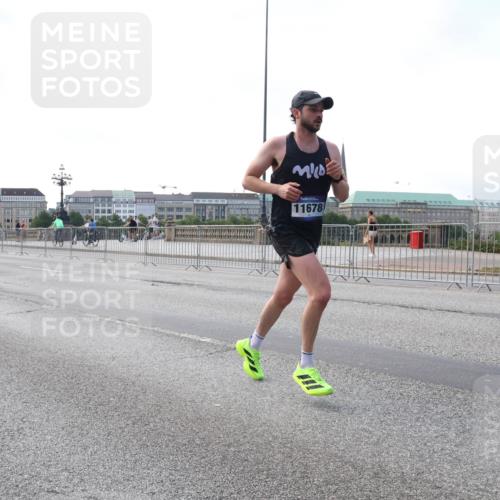 29.06.2025 - hella hamburg halbmarathon Lena Gebhardt http://msf.ph/oto/8412759 29.06.2025 09:39:44 Lombardsbrücke 6380, 11678, 51, 53, 4524, 6380, 6699, 11342, 11678, 13016, 14188, 14932, 14933, 15166, 16548, 17402, 18694, 18848, 19072, 19108 meine-sportfotos.de
