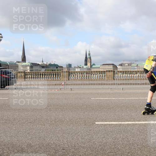 29.06.2025 - hella hamburg halbmarathon Lena Gebhardt http://msf.ph/oto/8412774 29.06.2025 08:55:37 Lombardsbrücke  meine-sportfotos.de