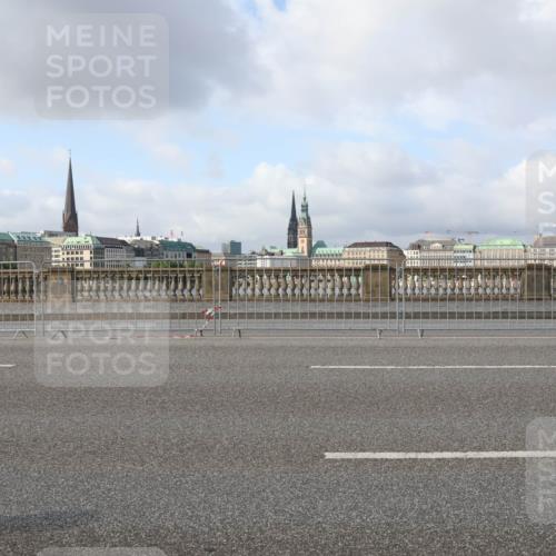 29.06.2025 - hella hamburg halbmarathon Lena Gebhardt http://msf.ph/oto/8412802 29.06.2025 08:55:43 Lombardsbrücke  meine-sportfotos.de