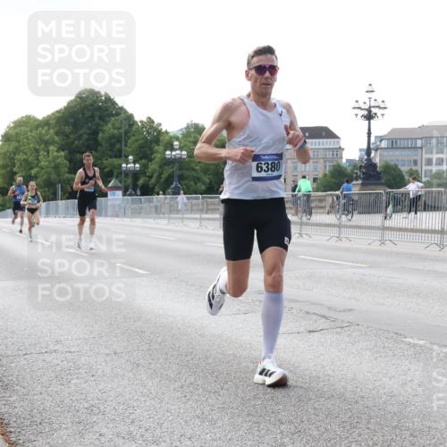 29.06.2025 - hella hamburg halbmarathon Lena Gebhardt http://msf.ph/oto/8412820 29.06.2025 09:39:45 Lombardsbrücke 6380, 51, 53, 2144, 4524, 6380, 6699, 11342, 11678, 13016, 14188, 14932, 14933, 15166, 16548, 17402, 18694, 18848, 19072, 19108 meine-sportfotos.de