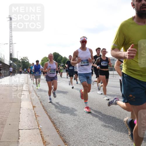 29.06.2025 - hella hamburg halbmarathon Lena Gebhardt http://msf.ph/oto/8412829 29.06.2025 09:50:32 Lombardsbrücke 17516, 4380, 18449, 7026, 4229, 1478, 1209, 1358, 1615, 1675, 1688, 1697, 1700, 1803, 1882, 2415, 2568, 2675, 2719, 2826, 3332, 3626, 4205, 4229, 4380, 4398, 4823, 4893, 5248, 5409, 5436, 5472, 5508, 5745, 5752, 5791, 5803, 5916, 6080, 6458, 6529, 6649, 6686, 6687, 6704, 7026, 7774, 8450, 8958, 9017, 9116, 9294, 9302, 9365, 9711, 10064, 10218, 10783, 10894, 10922, 11281, 11284, 11305, 11379, 11767, 12292, 12540, 12554, 12895, 13725 meine-sportfotos.de
