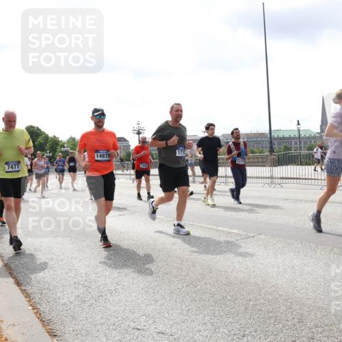29.06.2025 - hella hamburg halbmarathon Lena Gebhardt http://msf.ph/oto/8412849 29.06.2025 10:41:59 Lombardsbrücke 14872, 119, 7477, 2258, 1712, 5432, 632, 1039, 1314, 1509, 1623, 1648, 1712, 1752, 2145, 2153, 2523, 2974, 3276, 3326, 3459, 3460, 3568, 4329, 4541, 4735, 4736, 4787, 4885, 5419, 5432, 5671, 6136, 6137, 6153, 6320, 6430, 6436, 6450, 6618, 6837, 6846, 6917, 7357, 7477, 7955, 7968, 8004, 8014, 8162, 8163, 8300, 8301, 8443, 8848, 8897, 8908, 9008, 9223, 9370, 9467, 9588, 10027, 10623, 11011 meine-sportfotos.de