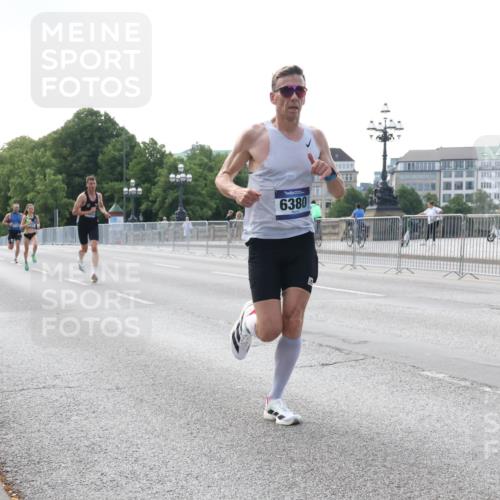 29.06.2025 - hella hamburg halbmarathon Lena Gebhardt http://msf.ph/oto/8412850 29.06.2025 09:39:45 Lombardsbrücke 6380, 51, 53, 2144, 4524, 6380, 6699, 11342, 11678, 13016, 14188, 14932, 14933, 15166, 16548, 17402, 18694, 18848, 19072, 19108 meine-sportfotos.de
