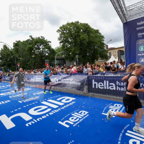 29.06.2025 - hella hamburg halbmarathon Zöllner http://msf.ph/oto/8412868 29.06.2025 10:47:10 Ziel 1460, 4093, 4377, 5472, 6373, 6700, 7908, 9794, 12579, 13007, 14783, 15684 meine-sportfotos.de