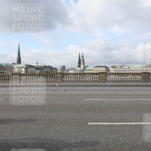 29.06.2025 - hella hamburg halbmarathon Lena Gebhardt http://msf.ph/oto/8412903 29.06.2025 08:55:43 Lombardsbrücke  meine-sportfotos.de