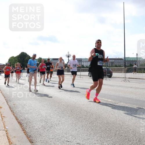 29.06.2025 - hella hamburg halbmarathon Lena Gebhardt http://msf.ph/oto/8412910 29.06.2025 10:04:43 Lombardsbrücke 1070, 17434, 6311, 17685, 18520, 1126, 1213, 1316, 1347, 1377, 1559, 1674, 2011, 2463, 2628, 2698, 2852, 2979, 3994, 4146, 4293, 4394, 4538, 4587, 4951, 5354, 5365, 5869, 5976, 6311, 6709, 7302, 8049, 8217, 9019, 9489, 10100, 10213, 10709, 10834, 10962, 11088, 11551, 11582, 11595, 12125, 12924, 12998, 13242, 13533, 13625, 14340, 14436, 14917, 15532, 16128, 16134, 16145, 16357, 16579, 16753, 16989, 16995, 17071, 17112, 17113, 17434, 17814, 17818 meine-sportfotos.de