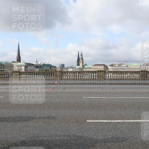 29.06.2025 - hella hamburg halbmarathon Lena Gebhardt http://msf.ph/oto/8412930 29.06.2025 08:55:43 Lombardsbrücke  meine-sportfotos.de