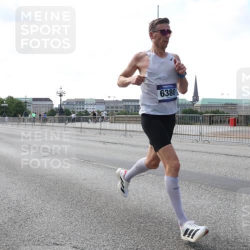 29.06.2025 - hella hamburg halbmarathon Lena Gebhardt http://msf.ph/oto/8412943 29.06.2025 09:39:46 Lombardsbrücke 6380, 51, 53, 2144, 3720, 4524, 6380, 6699, 11342, 11678, 13016, 14188, 14932, 14933, 15166, 16120, 16548, 17402, 18694, 18848, 19072, 19108 meine-sportfotos.de