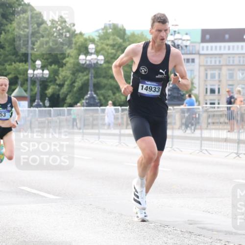 29.06.2025 - hella hamburg halbmarathon Lena Gebhardt http://msf.ph/oto/8412969 29.06.2025 09:39:48 Lombardsbrücke 2144, 53, 14933, 51, 53, 2144, 2659, 3720, 4524, 6380, 6699, 11342, 11678, 13016, 14932, 14933, 15166, 16120, 16548, 17402, 18694, 18848, 19072, 19108 meine-sportfotos.de