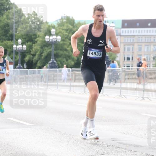 29.06.2025 - hella hamburg halbmarathon Lena Gebhardt http://msf.ph/oto/8413002 29.06.2025 09:39:48 Lombardsbrücke 2144, 53, 14933, 51, 53, 2144, 2659, 3720, 4524, 6380, 6699, 11342, 11678, 13016, 14932, 14933, 15166, 16120, 16548, 17402, 18694, 18848, 19072, 19108 meine-sportfotos.de